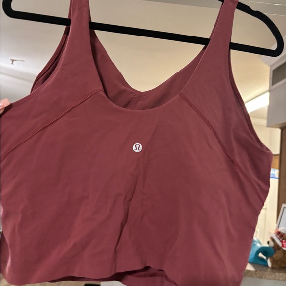 LuLu Red V-Neck Sleeveless Crop Tank Top - Picture 3 of 3